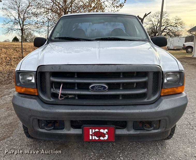 image for item DW5203 2001 Ford F250 Super Duty SuperCab utility bed pickup truck