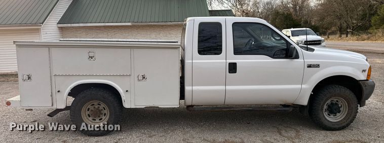 image for item DW5203 2001 Ford F250 Super Duty SuperCab utility bed pickup truck