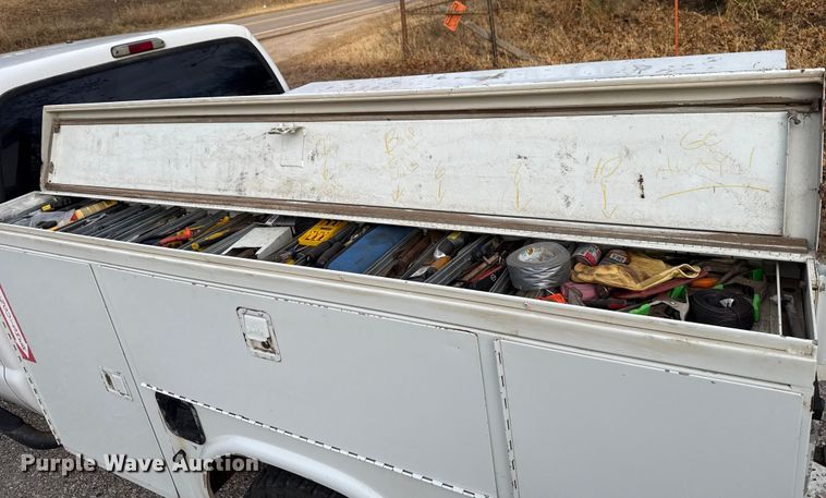 image for item DW5203 2001 Ford F250 Super Duty SuperCab utility bed pickup truck