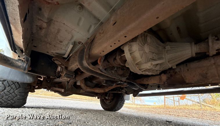 image for item DW5203 2001 Ford F250 Super Duty SuperCab utility bed pickup truck