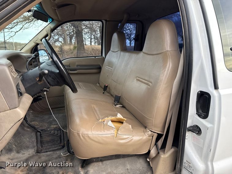 image for item DW5203 2001 Ford F250 Super Duty SuperCab utility bed pickup truck