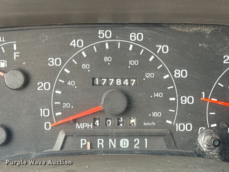 image for item DW5203 2001 Ford F250 Super Duty SuperCab utility bed pickup truck