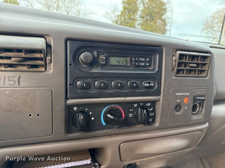 image for item DW5203 2001 Ford F250 Super Duty SuperCab utility bed pickup truck