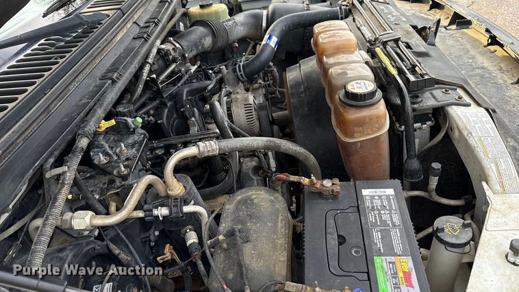 image for item DW5203 2001 Ford F250 Super Duty SuperCab utility bed pickup truck