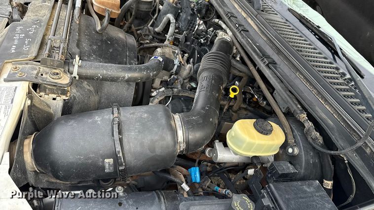 image for item DW5203 2001 Ford F250 Super Duty SuperCab utility bed pickup truck