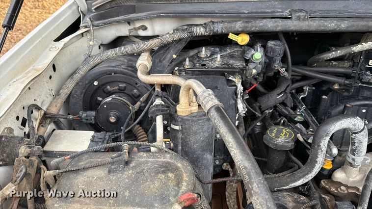 image for item DW5203 2001 Ford F250 Super Duty SuperCab utility bed pickup truck