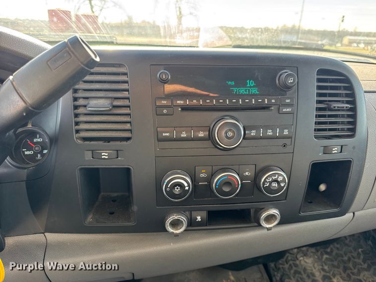 image for item DW6723 2009 Chevrolet Silverado 1500 Ext. Cab pickup truck