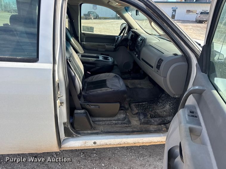 image for item DW6723 2009 Chevrolet Silverado 1500 Ext. Cab pickup truck