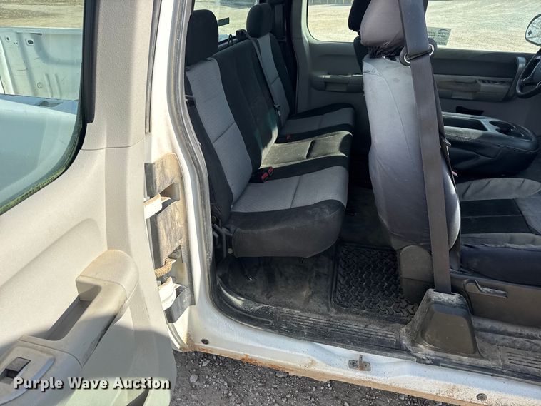 image for item DW6723 2009 Chevrolet Silverado 1500 Ext. Cab pickup truck