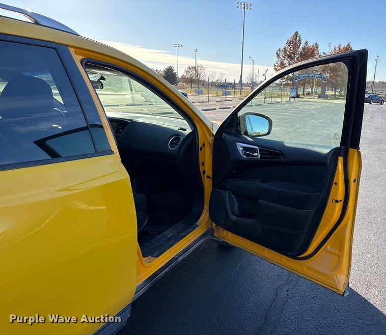 image for item DW7276 2014 Nissan Pathfinder SUV