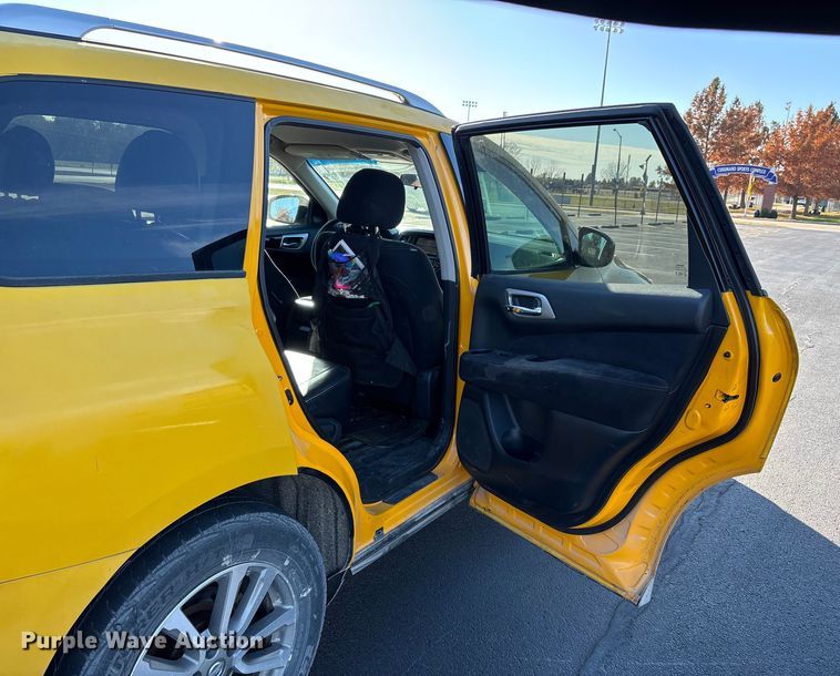 image for item DW7276 2014 Nissan Pathfinder SUV