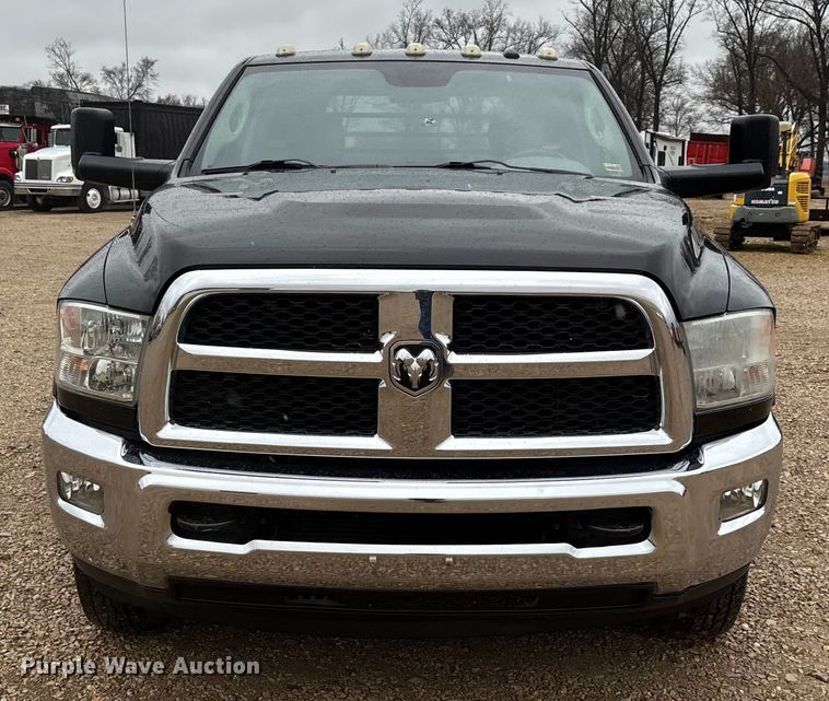 image for item DW7366 2013 RAM 3500 flatbed pickup truck