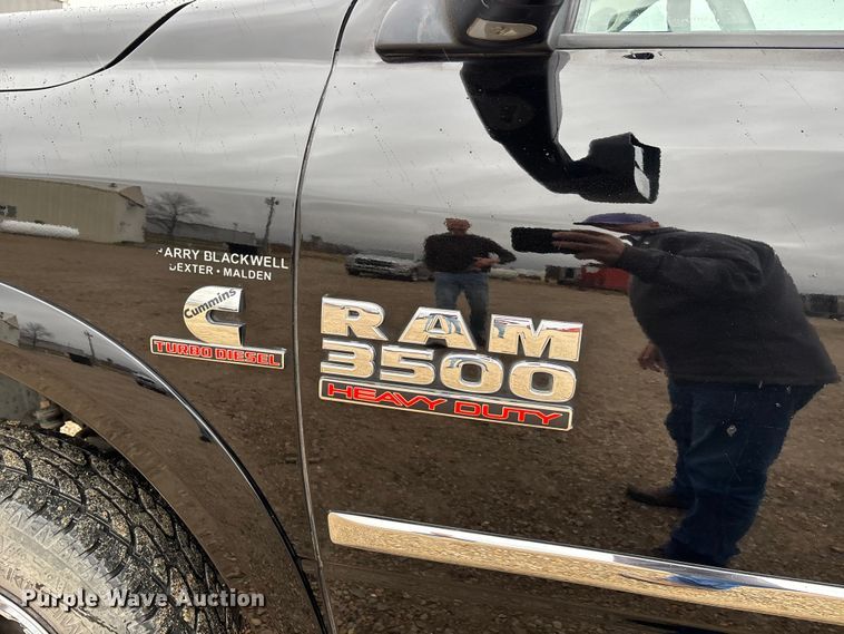 image for item DW7366 2013 RAM 3500 flatbed pickup truck