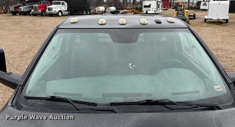 image for item DW7366 2013 RAM 3500 flatbed pickup truck