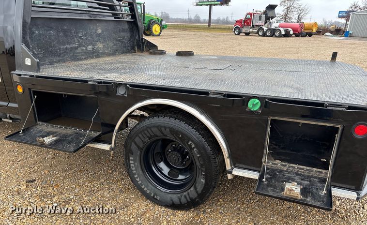 image for item DW7366 2013 RAM 3500 flatbed pickup truck