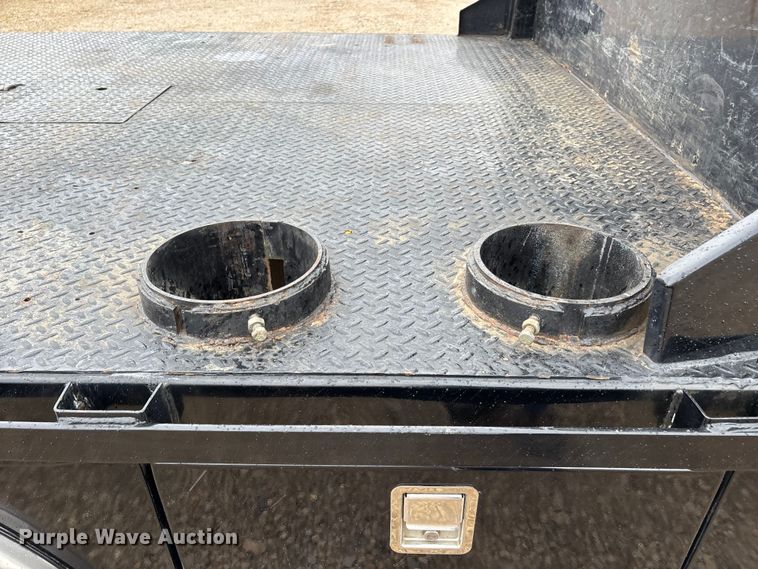 image for item DW7366 2013 RAM 3500 flatbed pickup truck