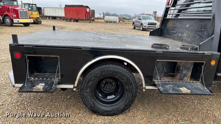 image for item DW7366 2013 RAM 3500 flatbed pickup truck