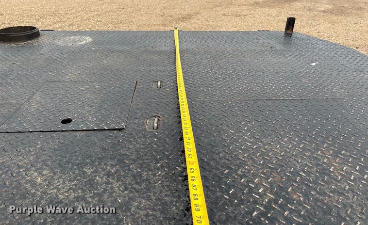 image for item DW7366 2013 RAM 3500 flatbed pickup truck