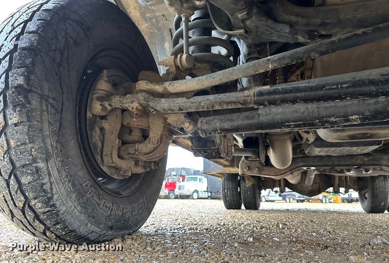 image for item DW7366 2013 RAM 3500 flatbed pickup truck