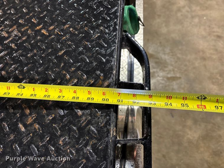 image for item DW7366 2013 RAM 3500 flatbed pickup truck