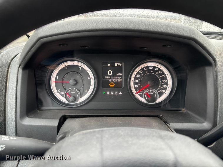 image for item DW7366 2013 RAM 3500 flatbed pickup truck