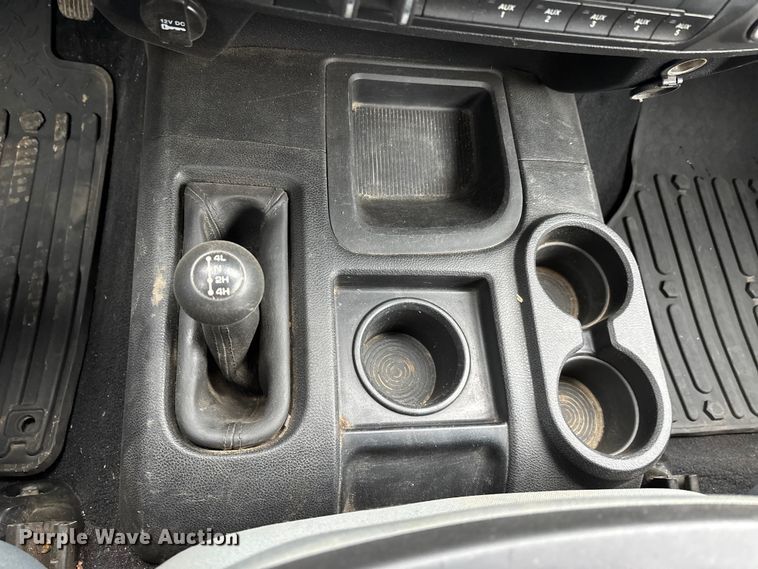 image for item DW7366 2013 RAM 3500 flatbed pickup truck