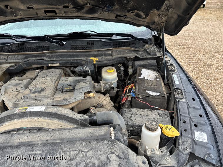 image for item DW7366 2013 RAM 3500 flatbed pickup truck