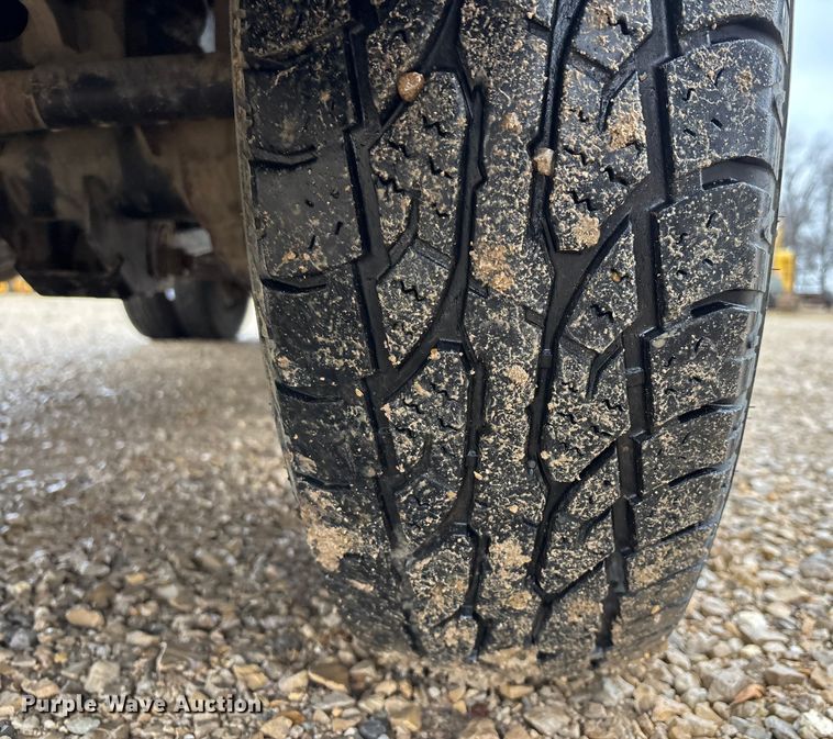 image for item DW7366 2013 RAM 3500 flatbed pickup truck