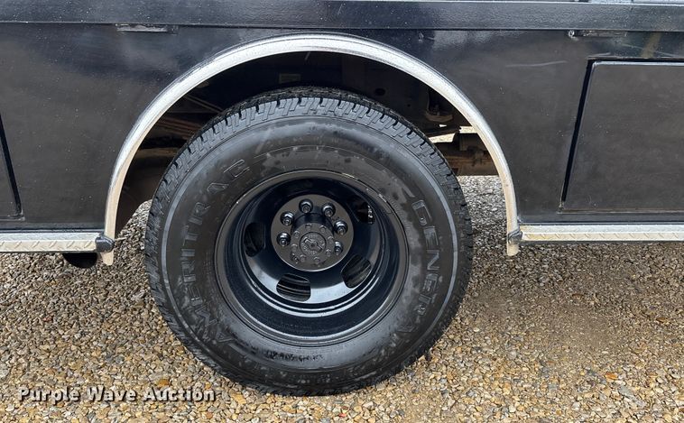 image for item DW7366 2013 RAM 3500 flatbed pickup truck