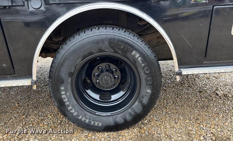 image for item DW7366 2013 RAM 3500 flatbed pickup truck