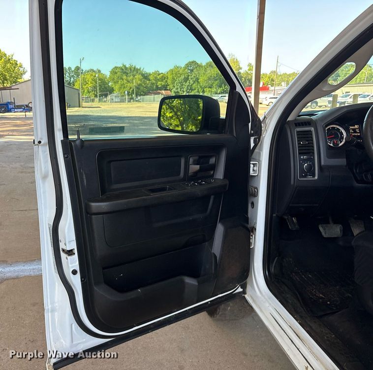 image for item DY0861 2018 RAM 1500 Crew Cab pickup truck