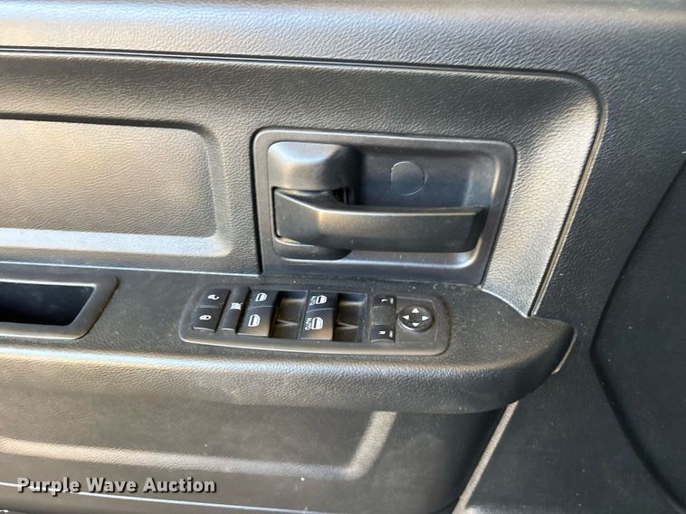 image for item DY0861 2018 RAM 1500 Crew Cab pickup truck