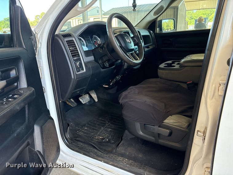 image for item DY0861 2018 RAM 1500 Crew Cab pickup truck