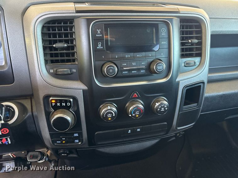 image for item DY0861 2018 RAM 1500 Crew Cab pickup truck