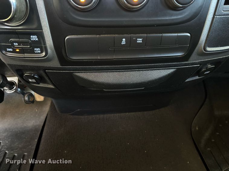 image for item DY0861 2018 RAM 1500 Crew Cab pickup truck