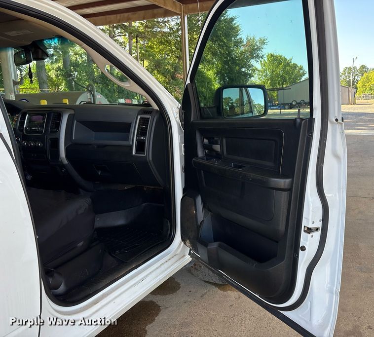 image for item DY0861 2018 RAM 1500 Crew Cab pickup truck