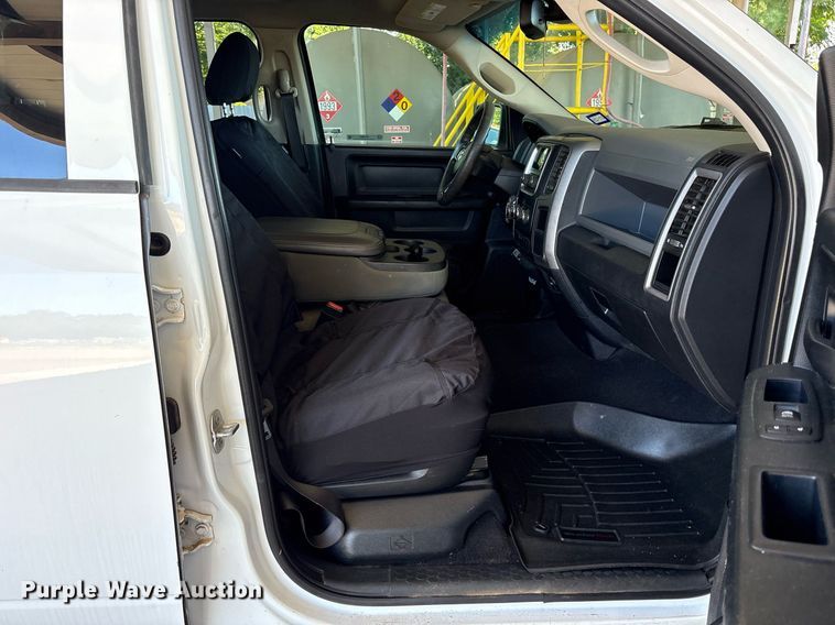 image for item DY0861 2018 RAM 1500 Crew Cab pickup truck