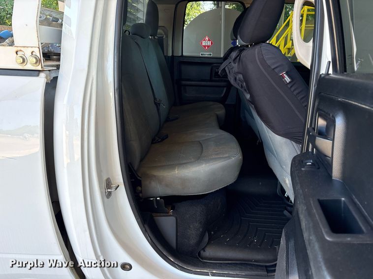 image for item DY0861 2018 RAM 1500 Crew Cab pickup truck