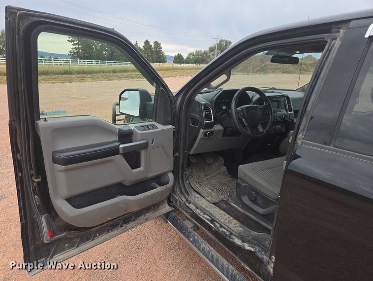 image for item DY1221 2016 Ford F150 XLT Ext. Cab pickup truck