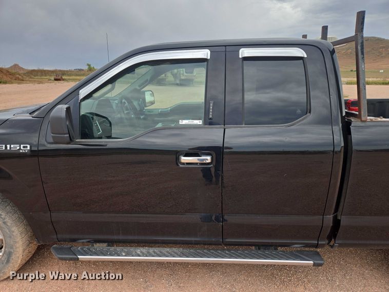 image for item DY1221 2016 Ford F150 XLT Ext. Cab pickup truck