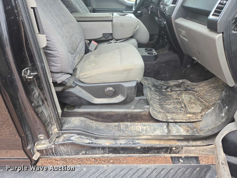 image for item DY1221 2016 Ford F150 XLT Ext. Cab pickup truck