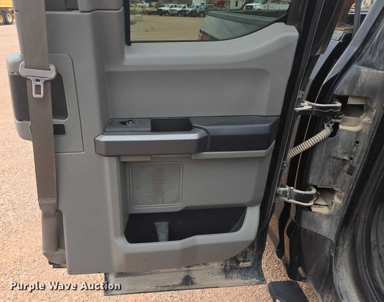 image for item DY1221 2016 Ford F150 XLT Ext. Cab pickup truck