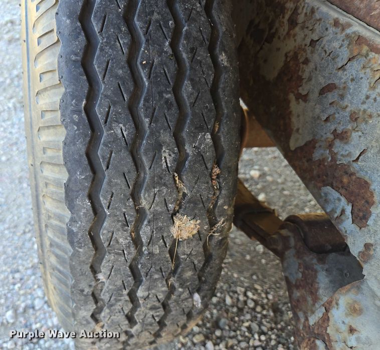 image for item DY1305 1984 Wells Cargo Express Wagon enclosed cargo trailer