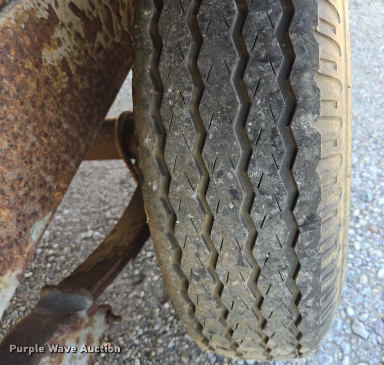 image for item DY1305 1984 Wells Cargo Express Wagon enclosed cargo trailer