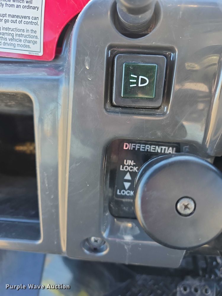 image for item DZ3718 2007 Kawasaki Mule 3010 utility vehicle