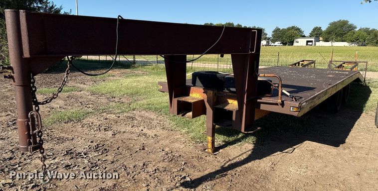 image for item DZ8939 1981 Trail-Eze D12R24 equipment trailer