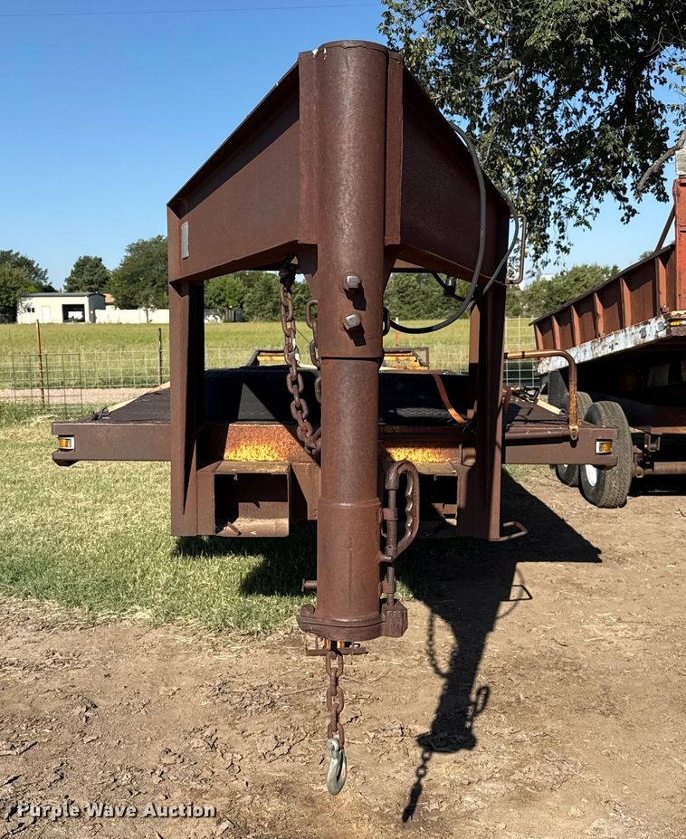 image for item DZ8939 1981 Trail-Eze D12R24 equipment trailer