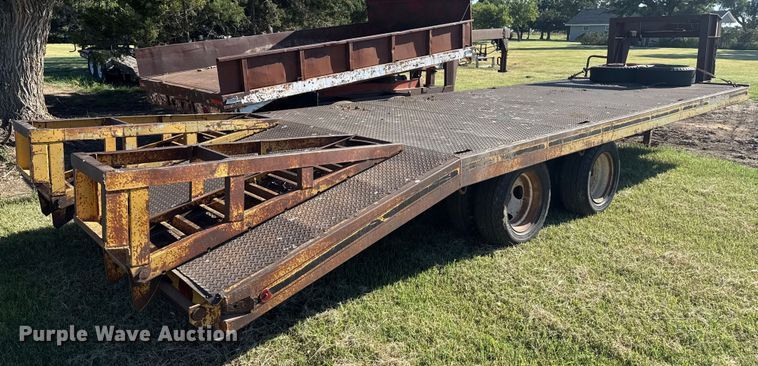 image for item DZ8939 1981 Trail-Eze D12R24 equipment trailer