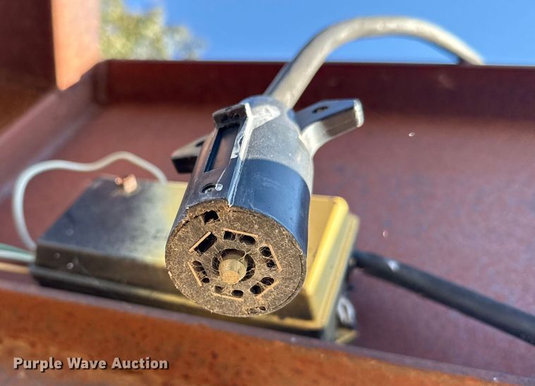 image for item DZ8939 1981 Trail-Eze D12R24 equipment trailer