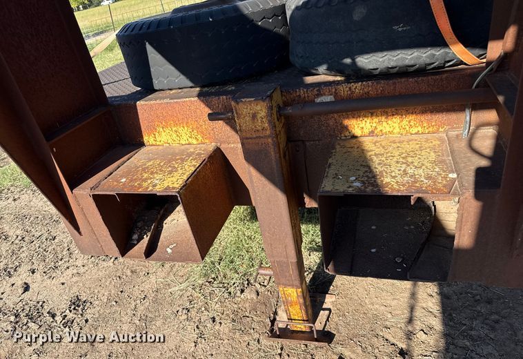 image for item DZ8939 1981 Trail-Eze D12R24 equipment trailer